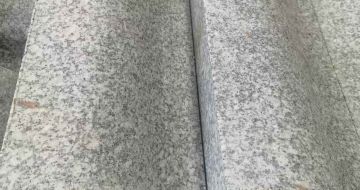 来宾芙蓉白S型拉丝面路沿石