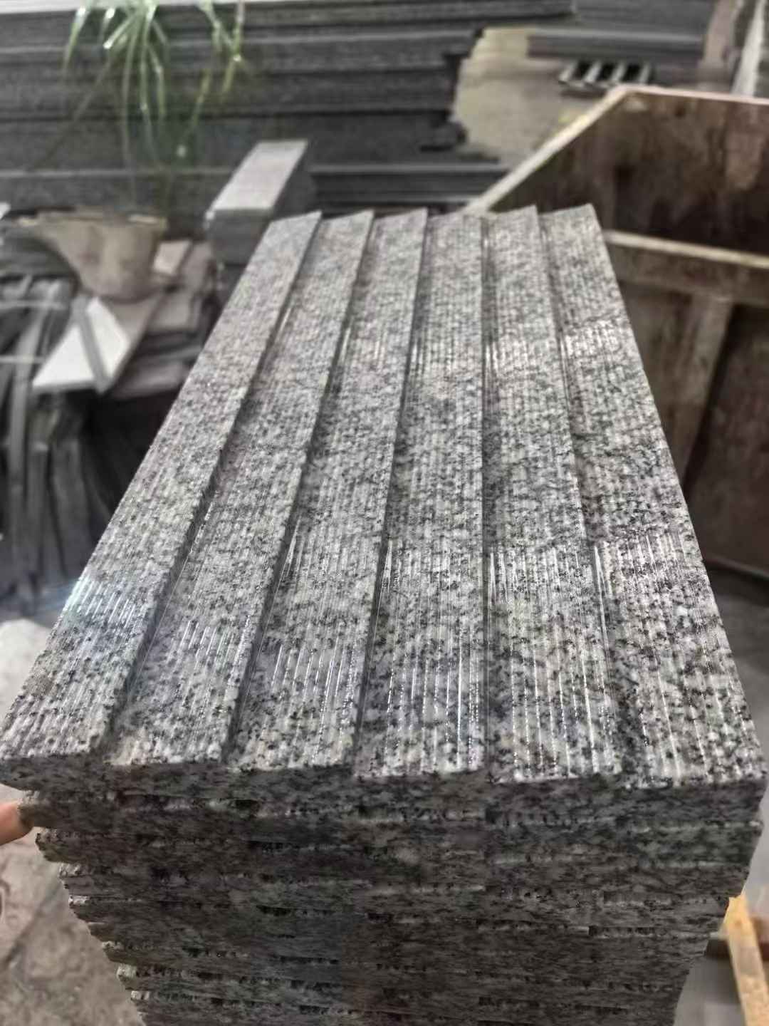 来宾 狼牙石