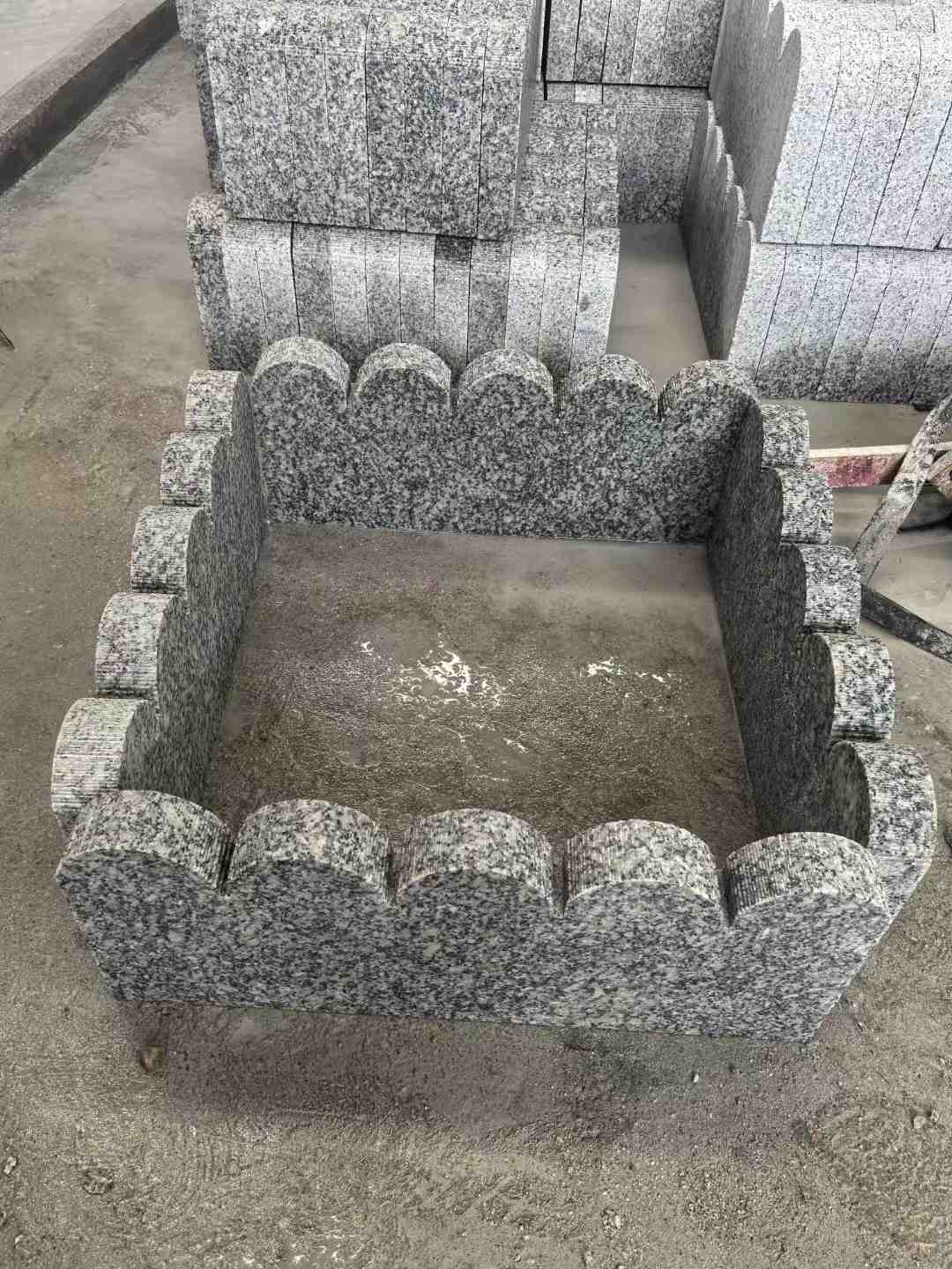来宾 花边石、花坛围栏石、花池界石、菜园栅栏石、镶边石、波浪状界石介绍