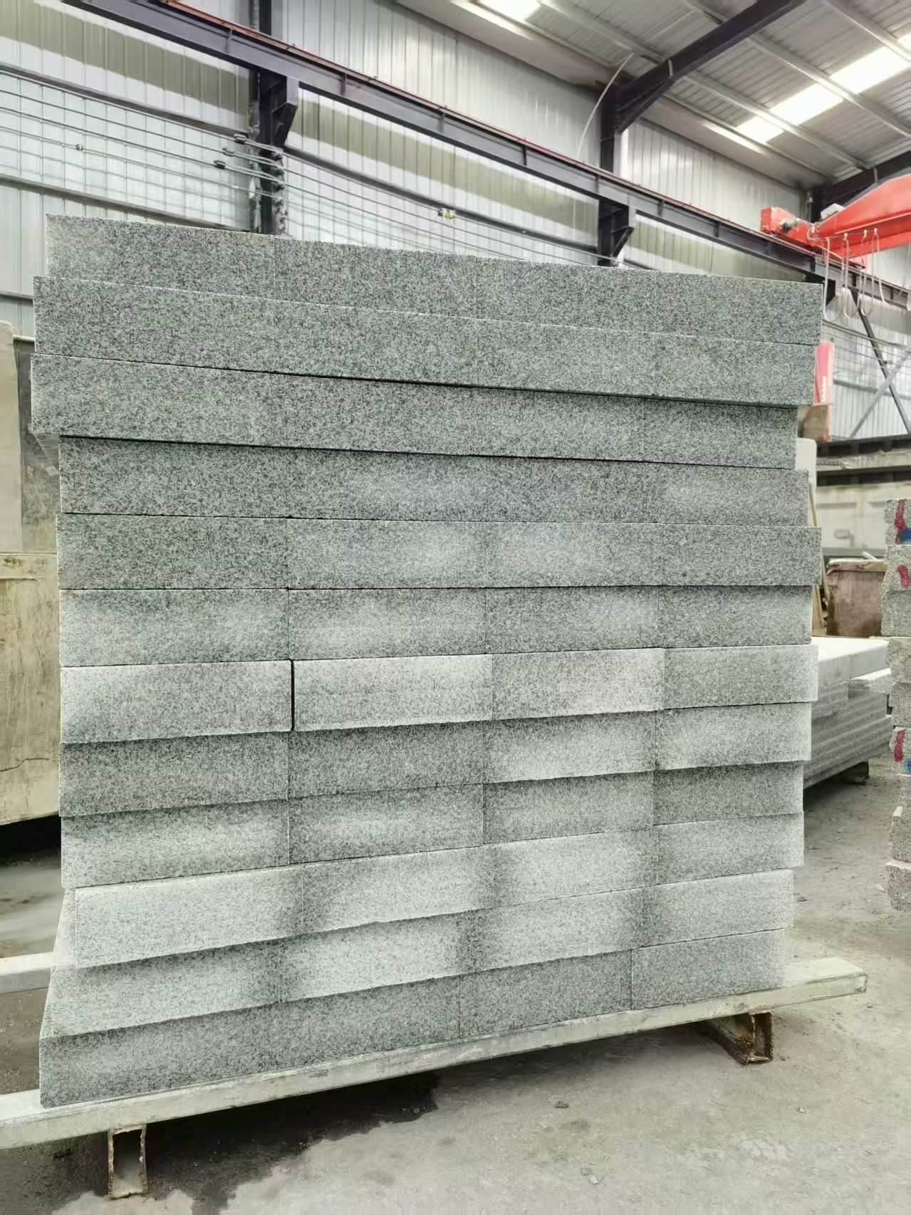 来宾 芝麻白10公分300*600广场地铺，A料定制，尺寸标准，厚薄均匀