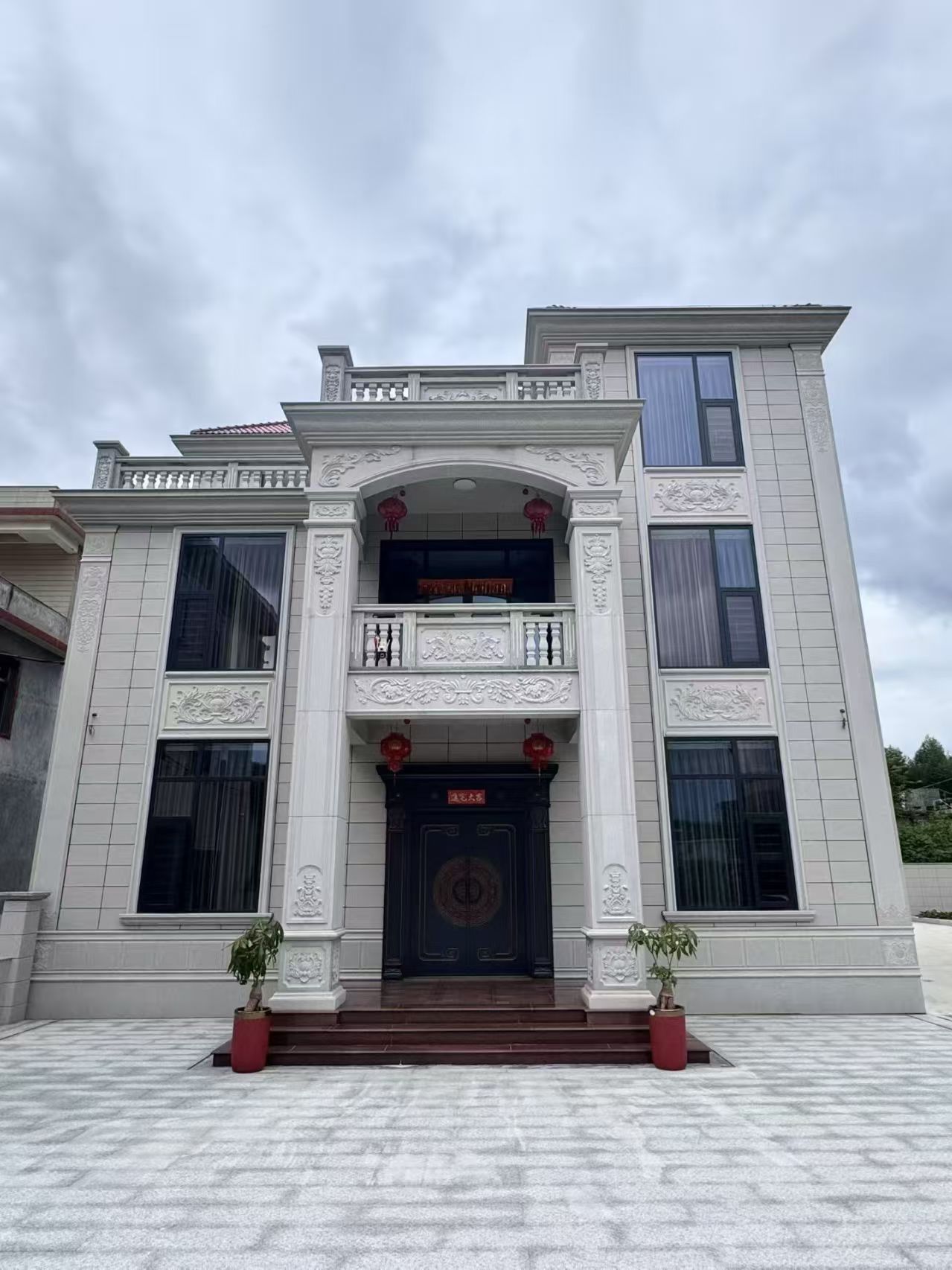 来宾 芝麻白石材别墅干挂案例展示