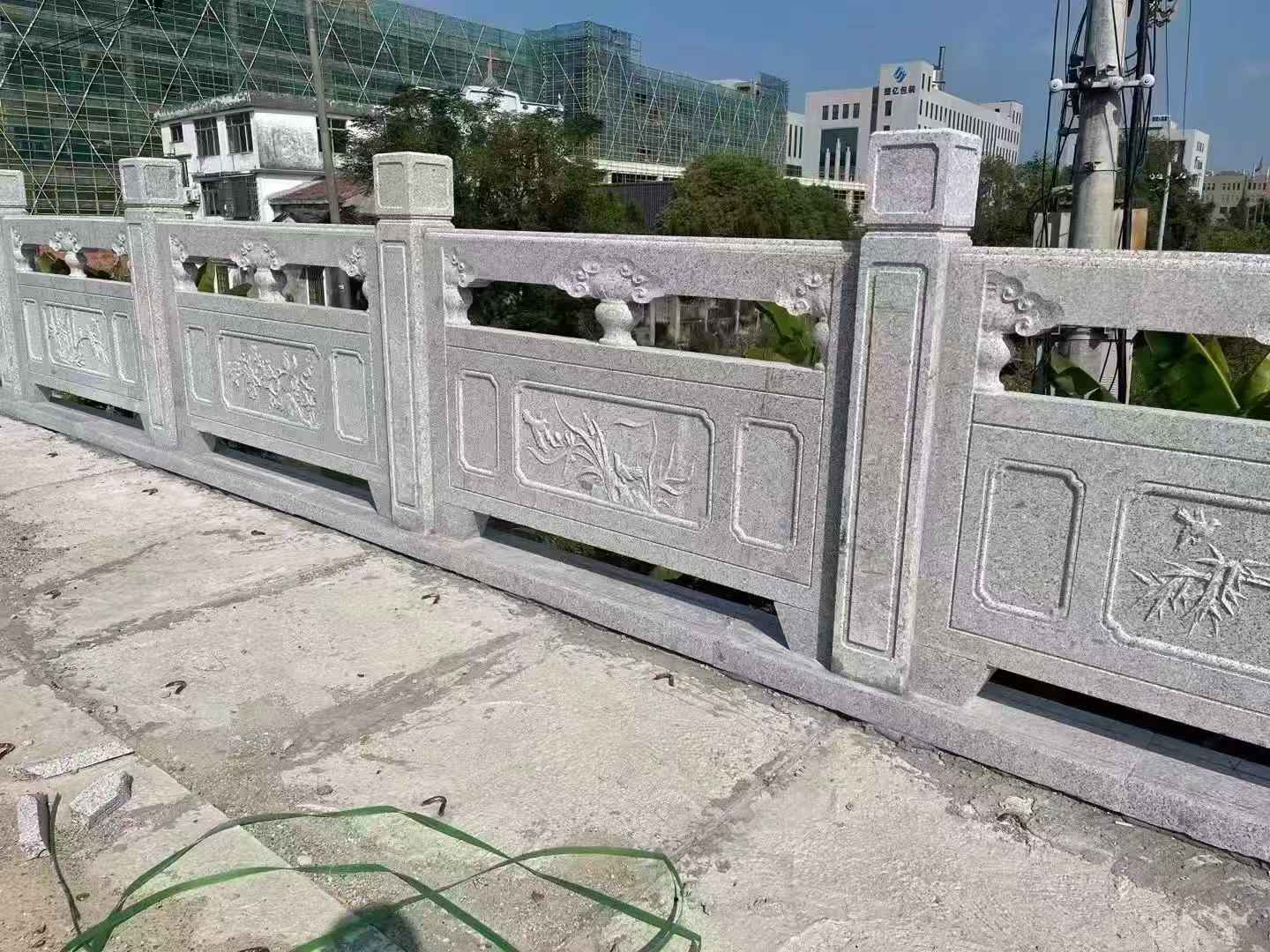 来宾 芝麻白栏杆