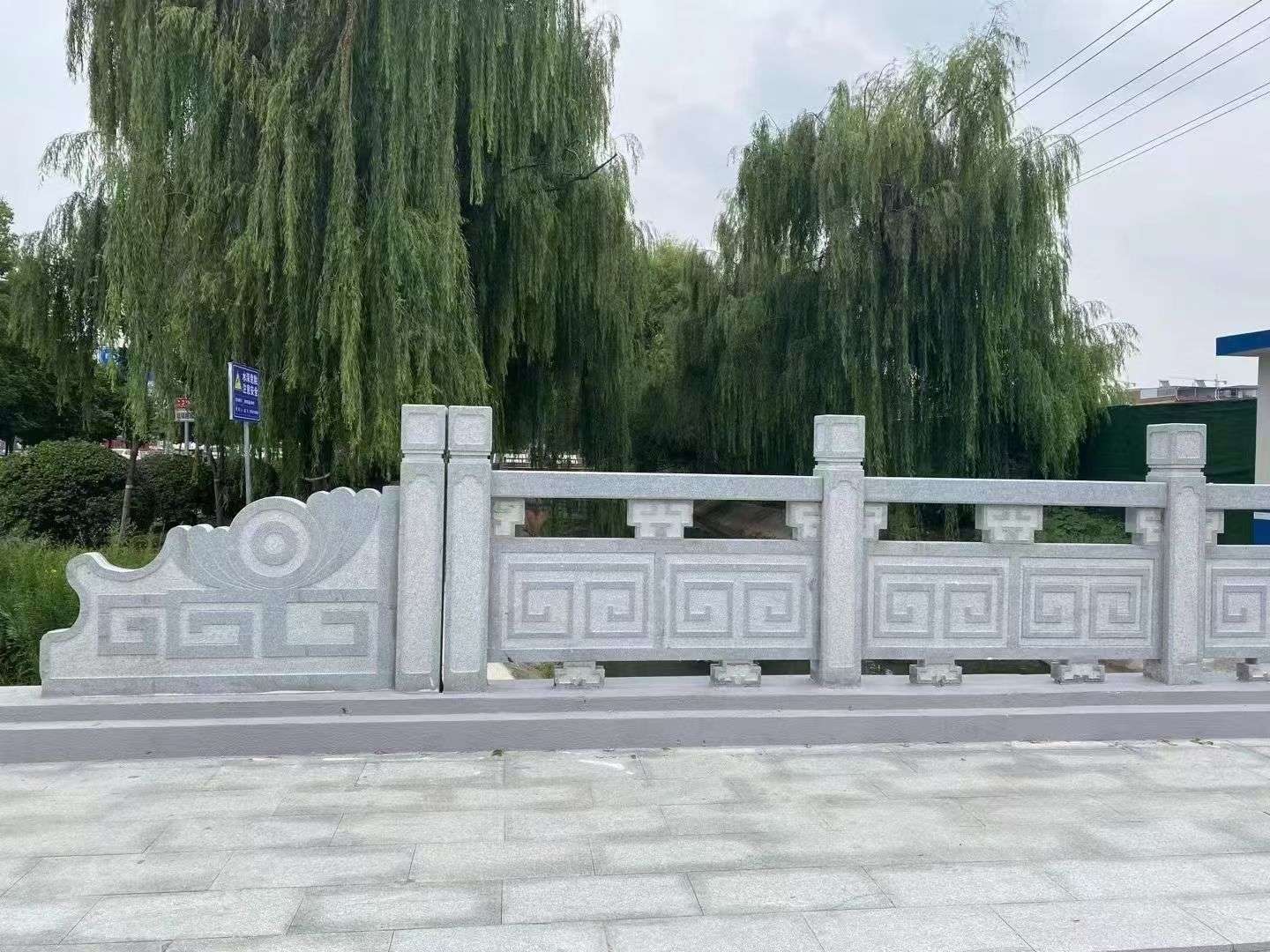 来宾 芝麻灰桥栏杆、河道栏杆安装效果