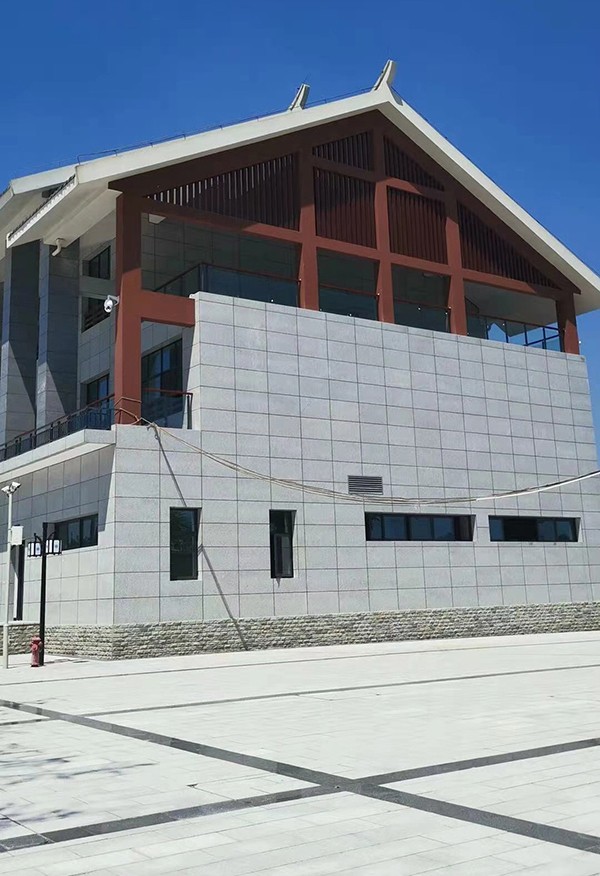 来宾芝麻灰花岗岩在景区地面及墙壁的应用