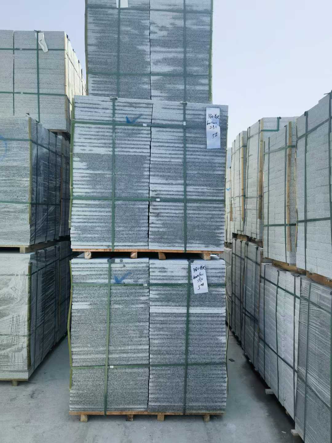 来宾芝麻白地铺成品
